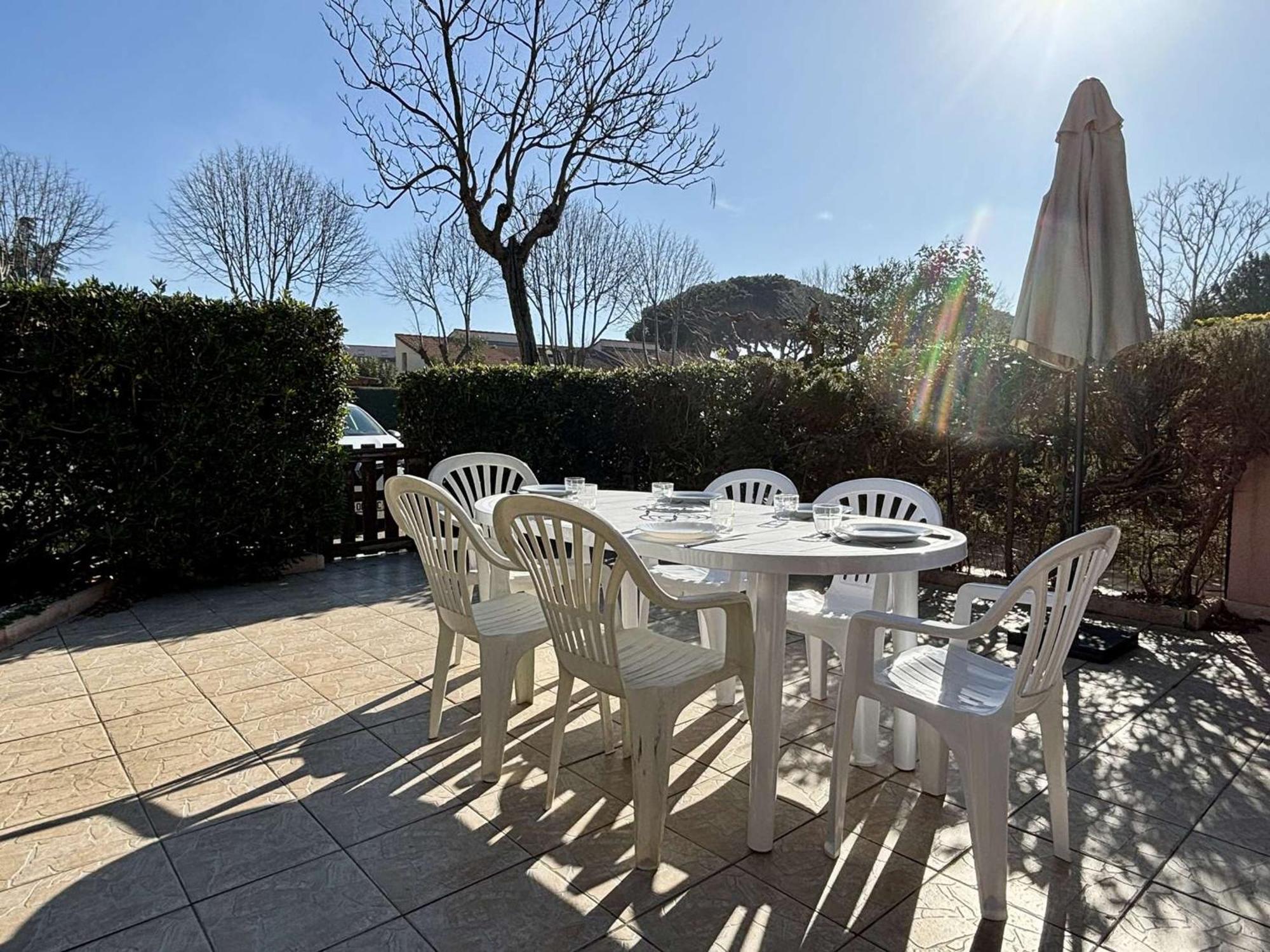 Maison 2 Pieces Avec Mezzanine, Piscine Et Parking Prives, 6 Couchages A 700M De La Plage - Argeles-Sur-Mer - Fr-1-225-74 Exteriör bild