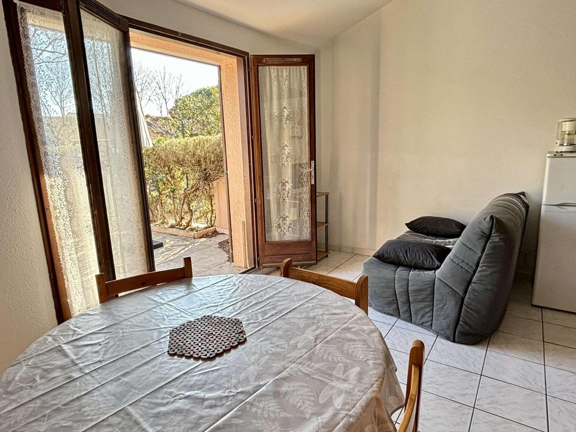 Maison 2 Pieces Avec Mezzanine, Piscine Et Parking Prives, 6 Couchages A 700M De La Plage - Argeles-Sur-Mer - Fr-1-225-74 Exteriör bild